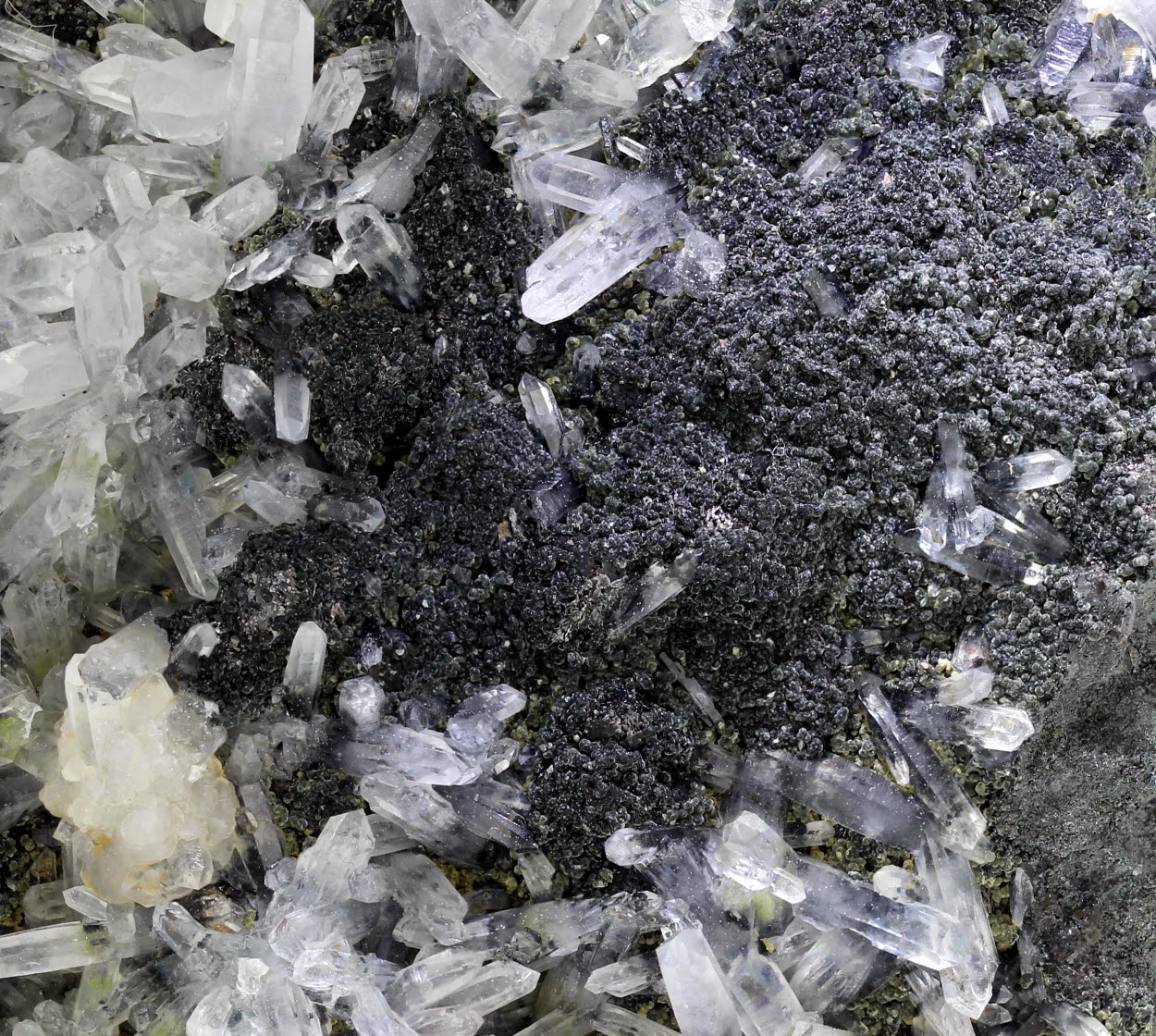 Quartz Calcite & Clinochlore On Magnetite