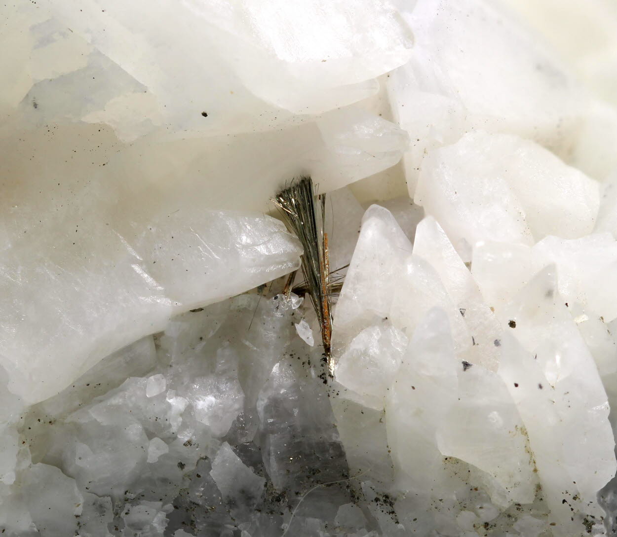 Millerite & Calcite