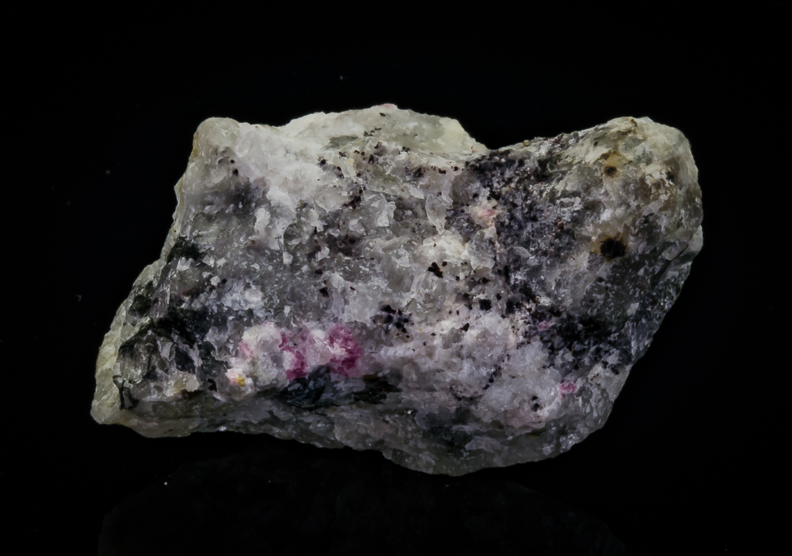 Tugtupite Sodalite Analcime Chkalovite & Natrolite