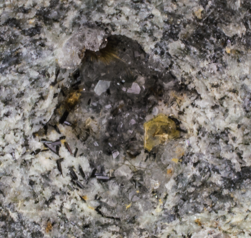 Arisite With Tuperssuatsiaite