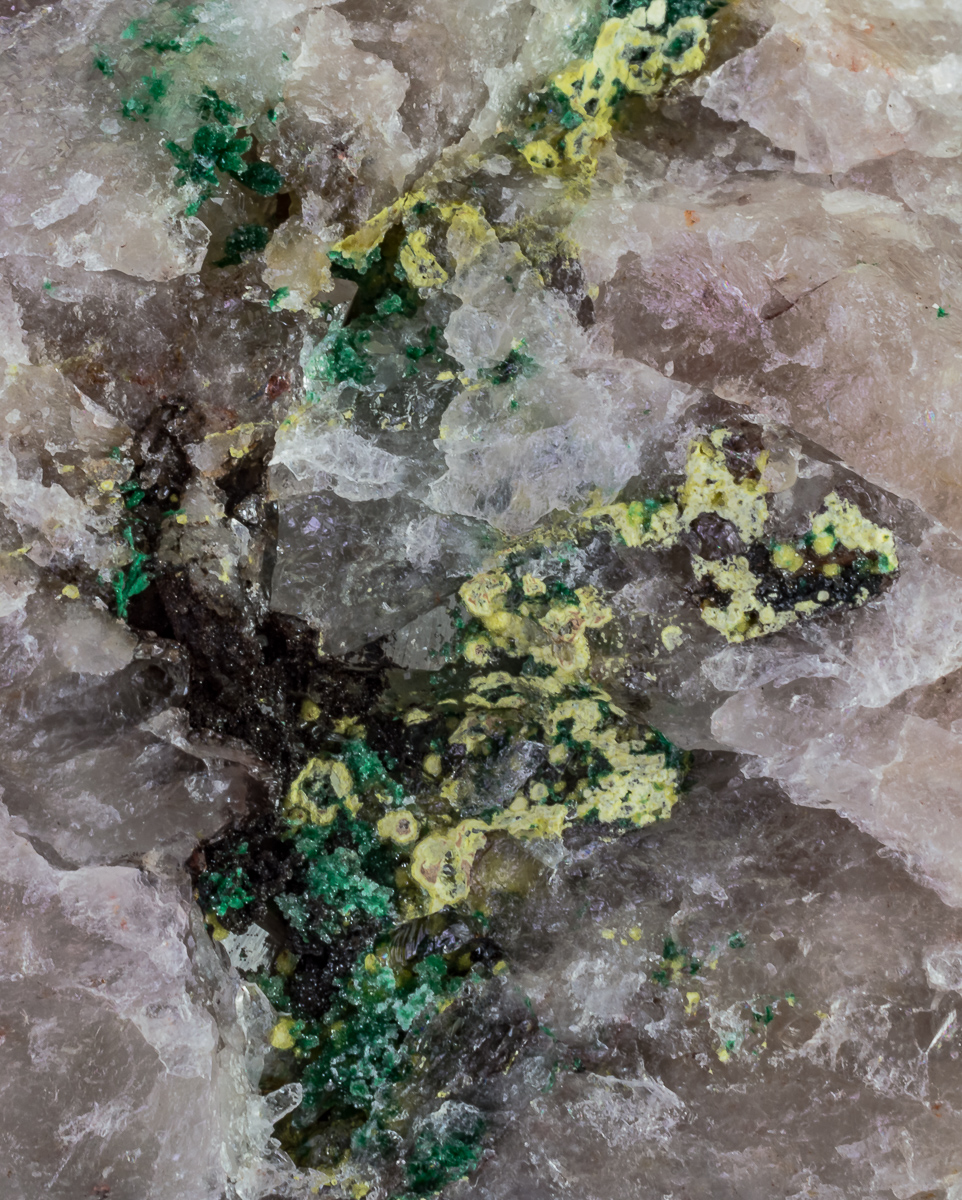 Bromian Chlorargyrite Beyerite & Malachite