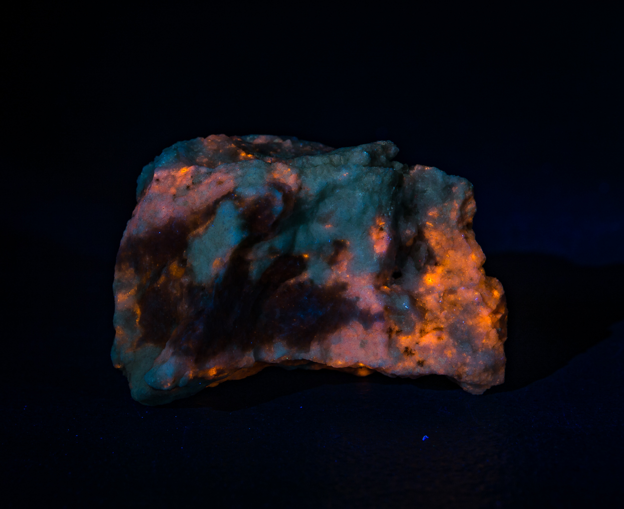 Sodalite Var Hackmanite