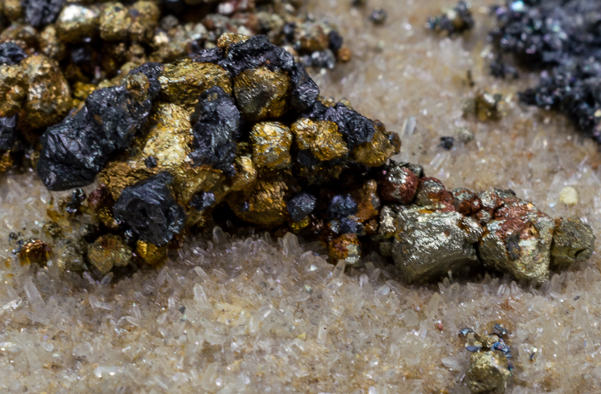 Sphalerite Var Marmatite With Chalcopyrite