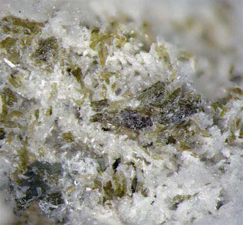 Axinite-(Fe) Clinozoisite Stilbite