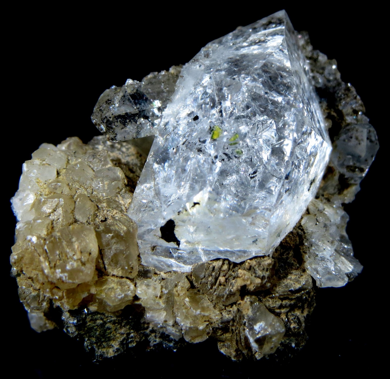 Quartz With Hydrocarbon Inclusions