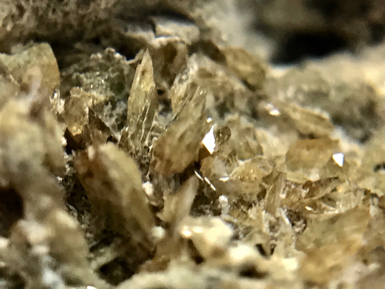 Axinite-(Mn)