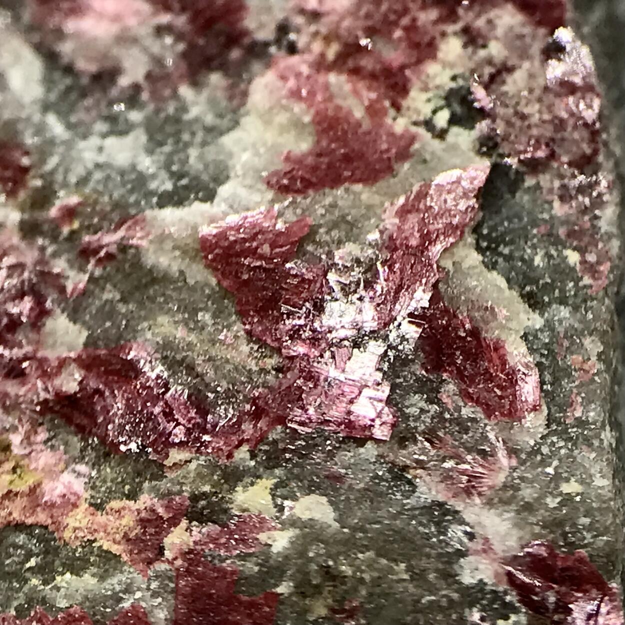 Erythrite