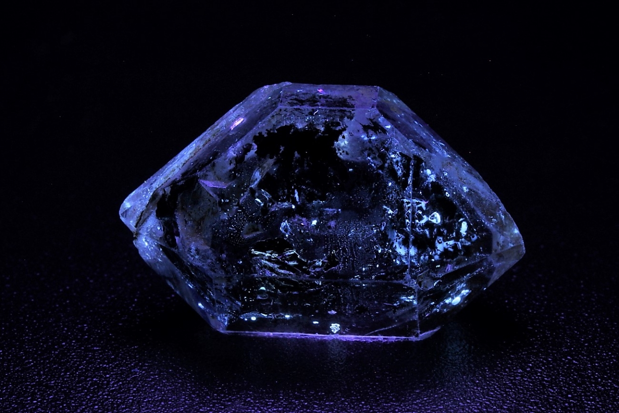 Quartz With Petroleum