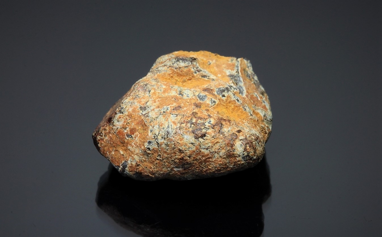 Samarskite-(Y) Psm Euxenite-(Y)