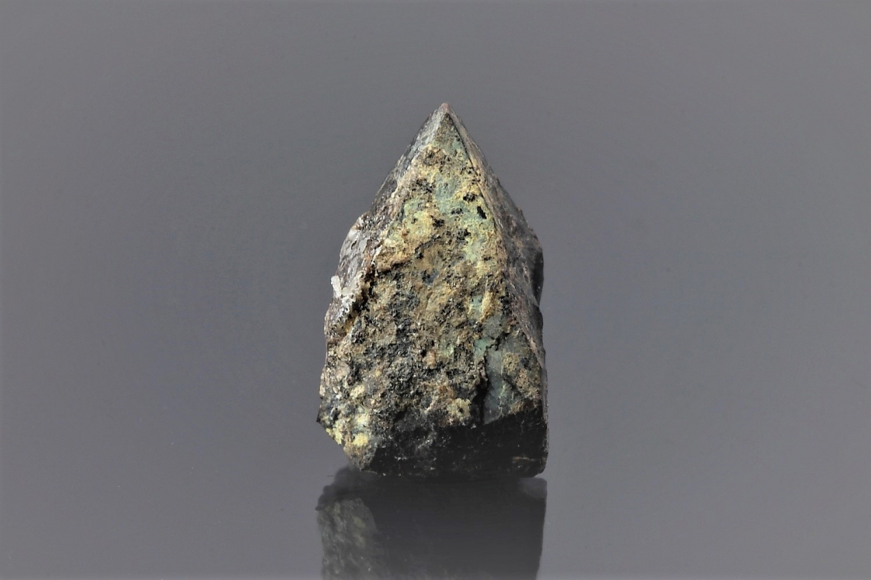 Fergusonite-(Y)