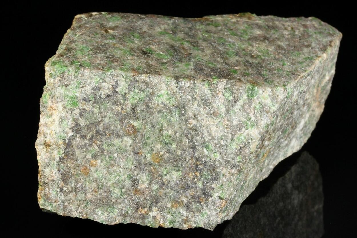 Omphacite With Almandine