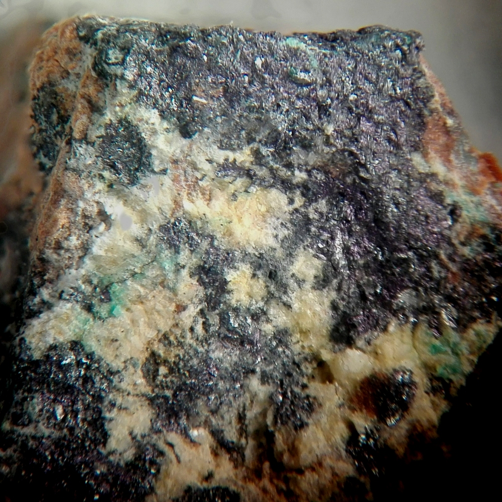 Umangite