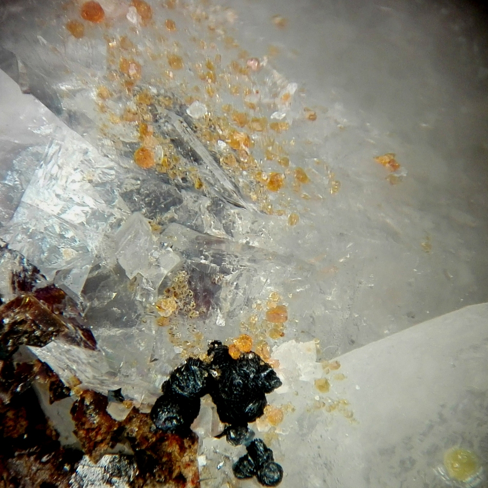 Florencite-(Ce) On Quartz