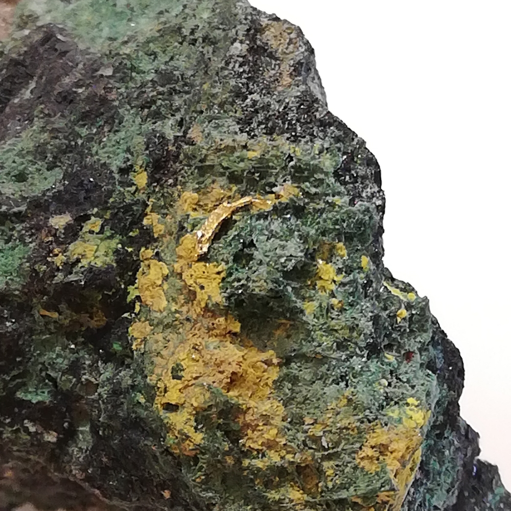 Gold & Guilleminite