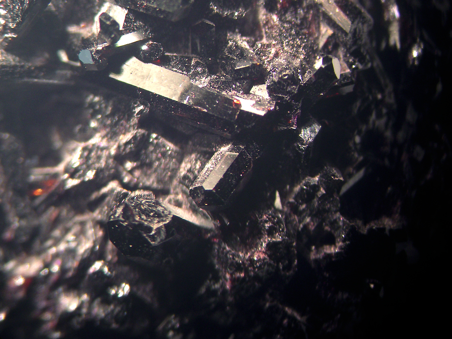 Manganvesuvianite