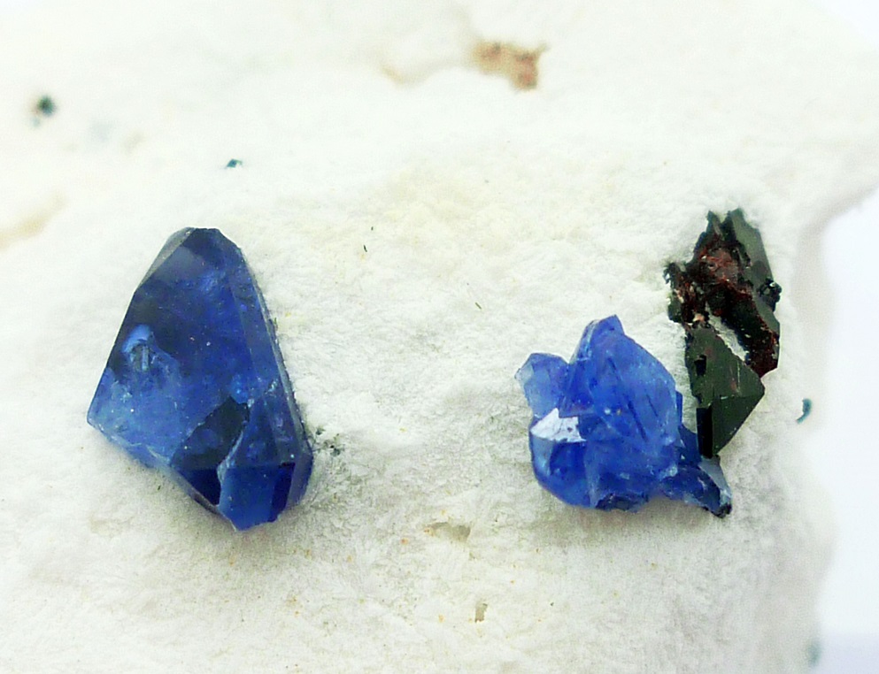 Benitoite Neptunite & Natrolite