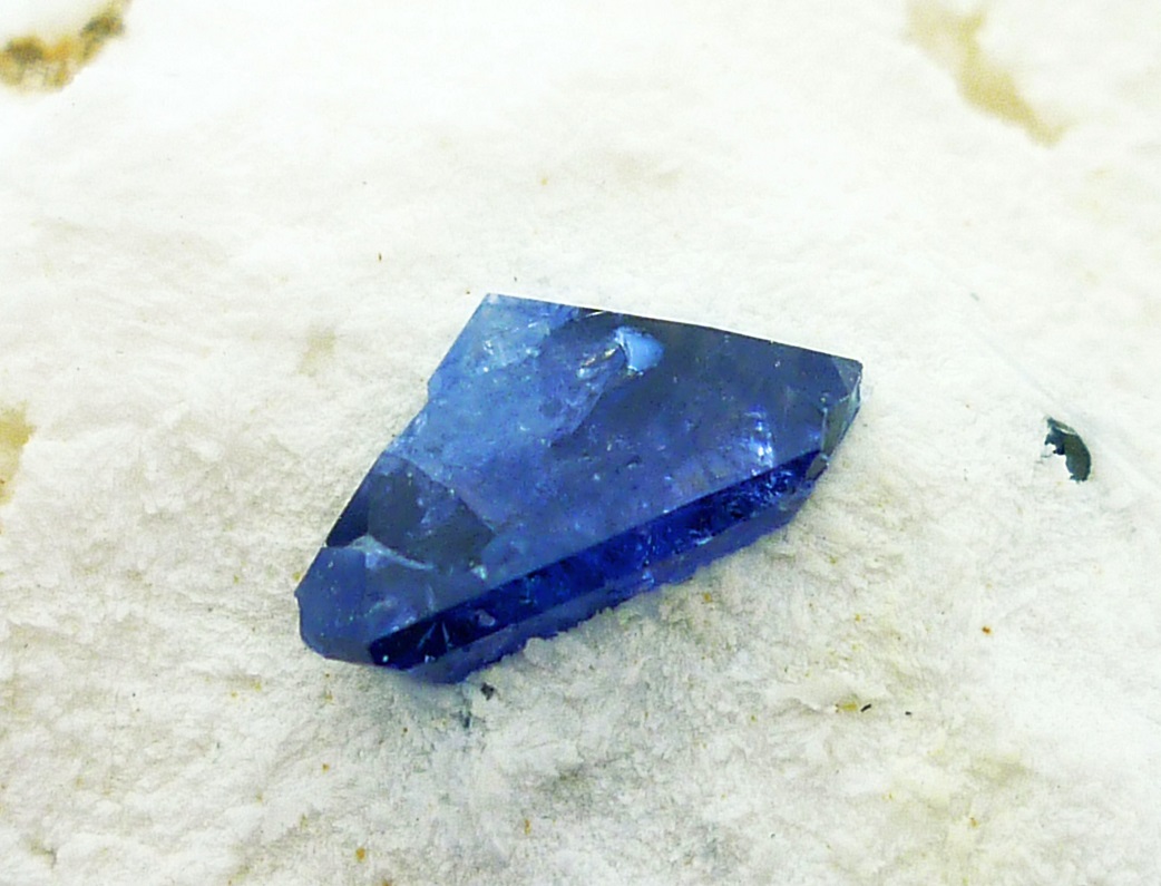 Benitoite Neptunite & Natrolite