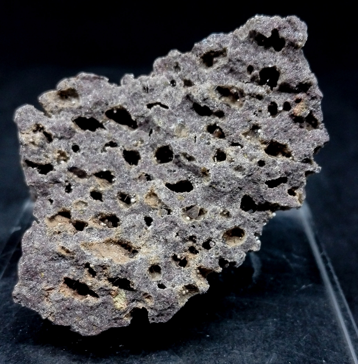 Armalcolite & Tridymite