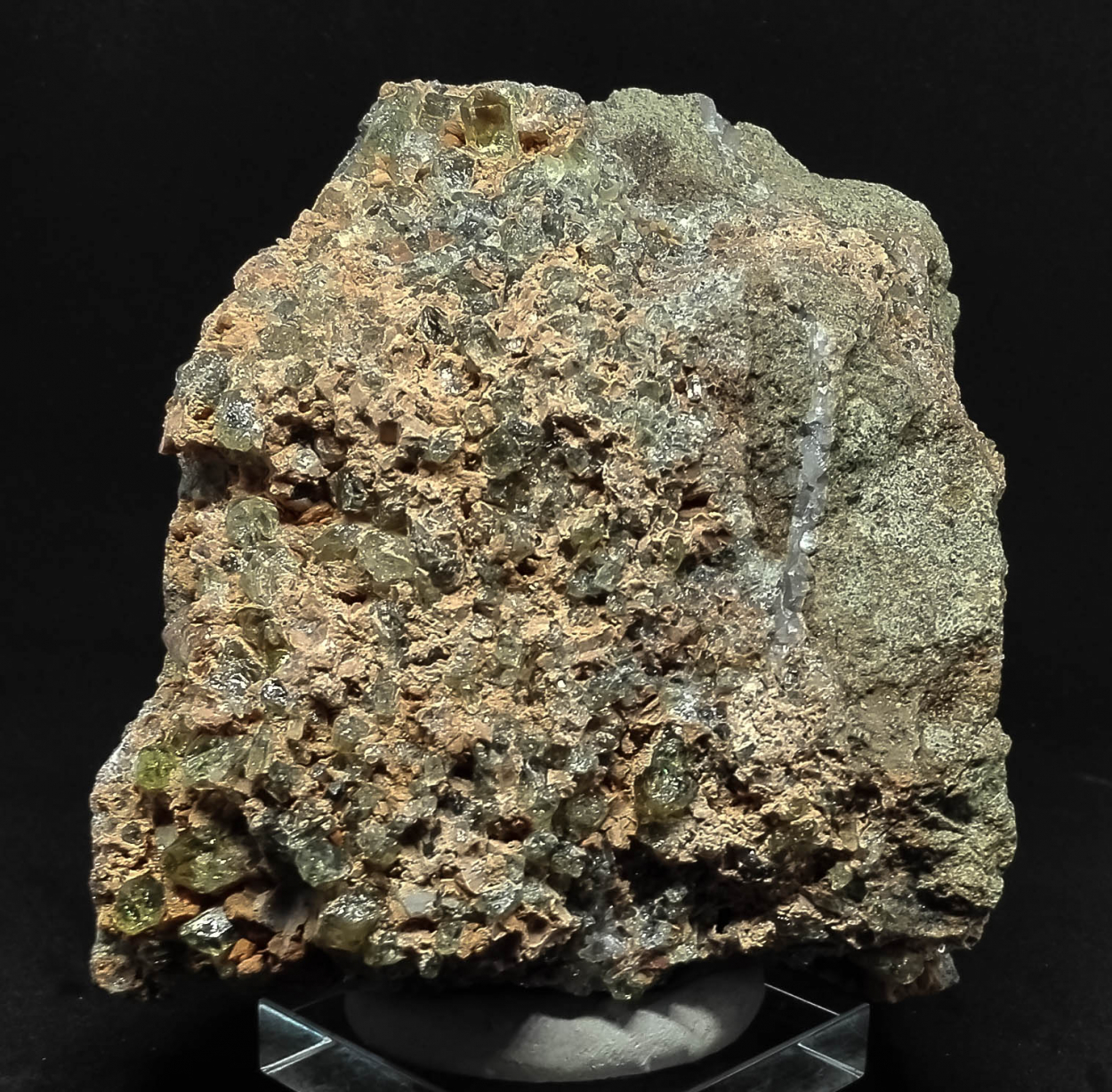 Fluorapatite Fluorophlogopite Calcite & Hematite