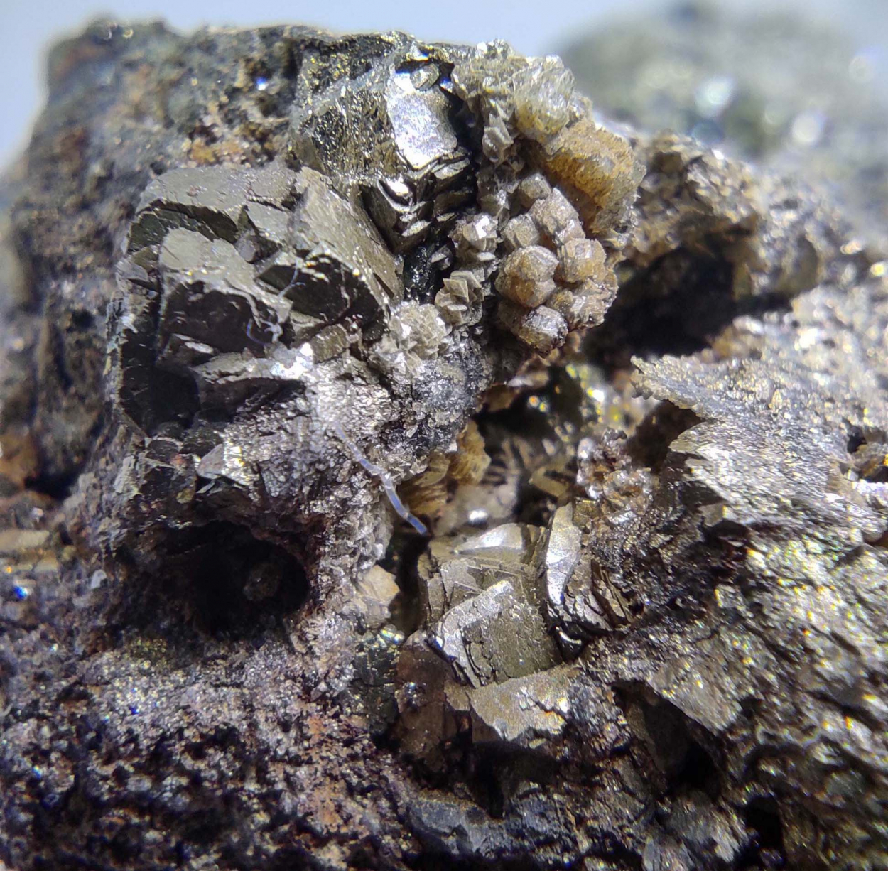 Pyrite Sphalerite Quartz & Calcite