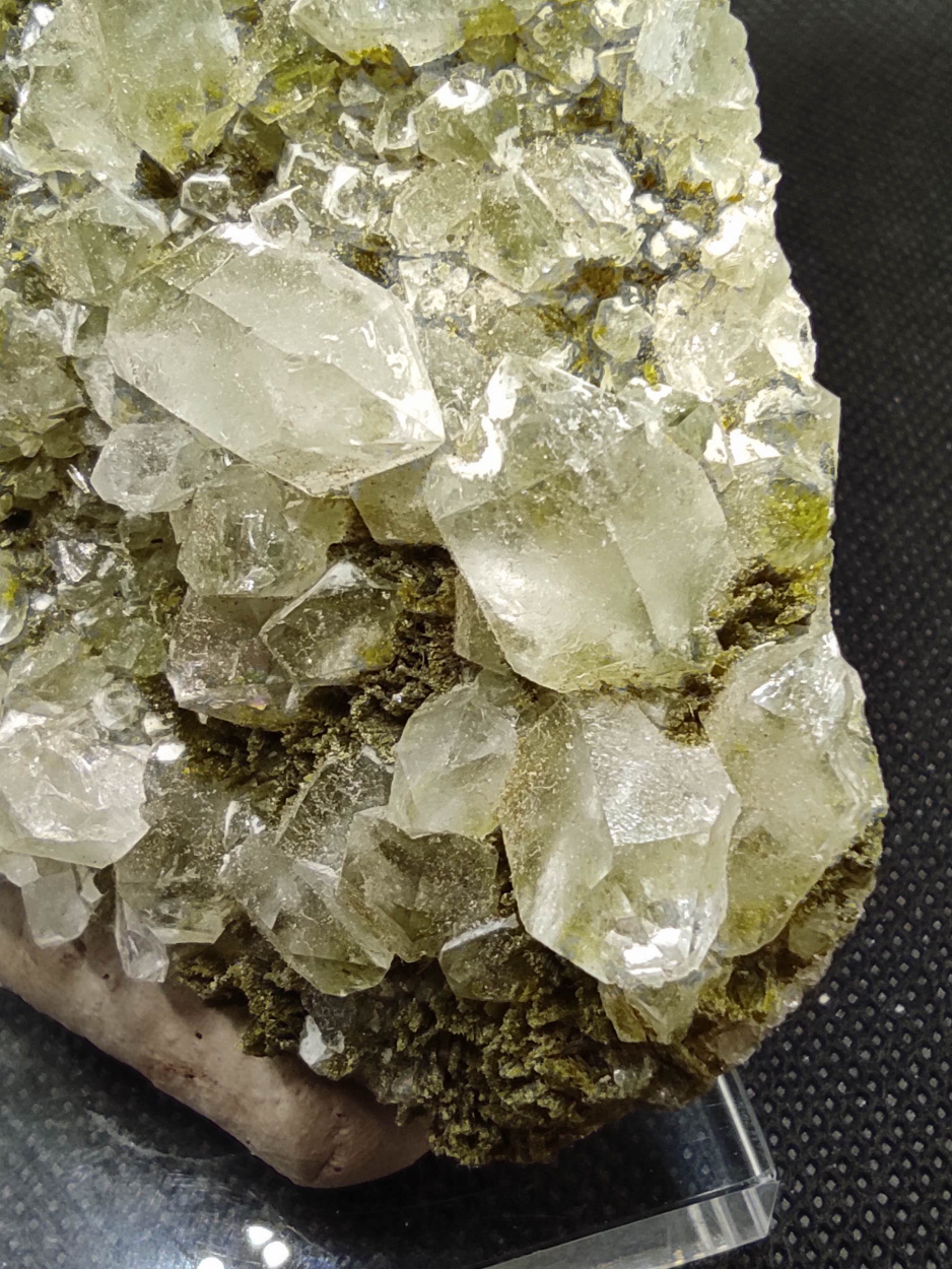 Quartz Calcite & Clinozoisite