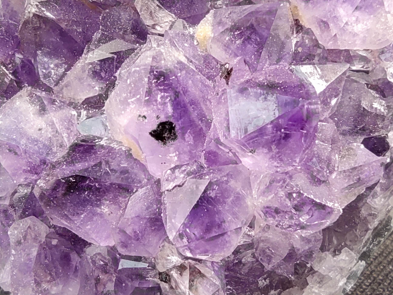 Quartz Var Amethyst