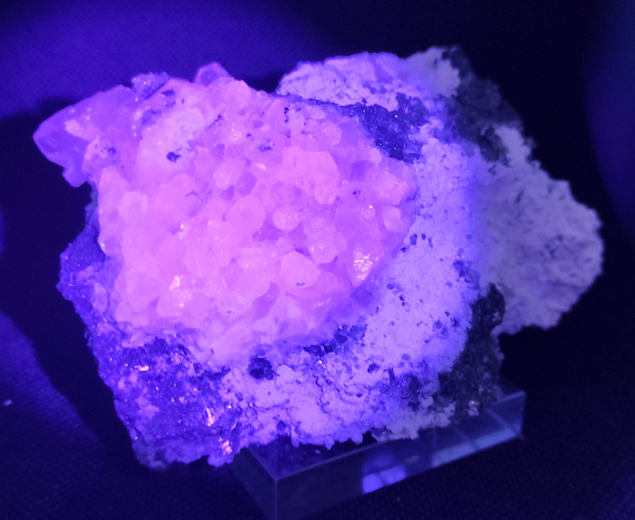 Rhodochrosite Chalcopyrite Pyrite Quartz Sphalerite & Calcite