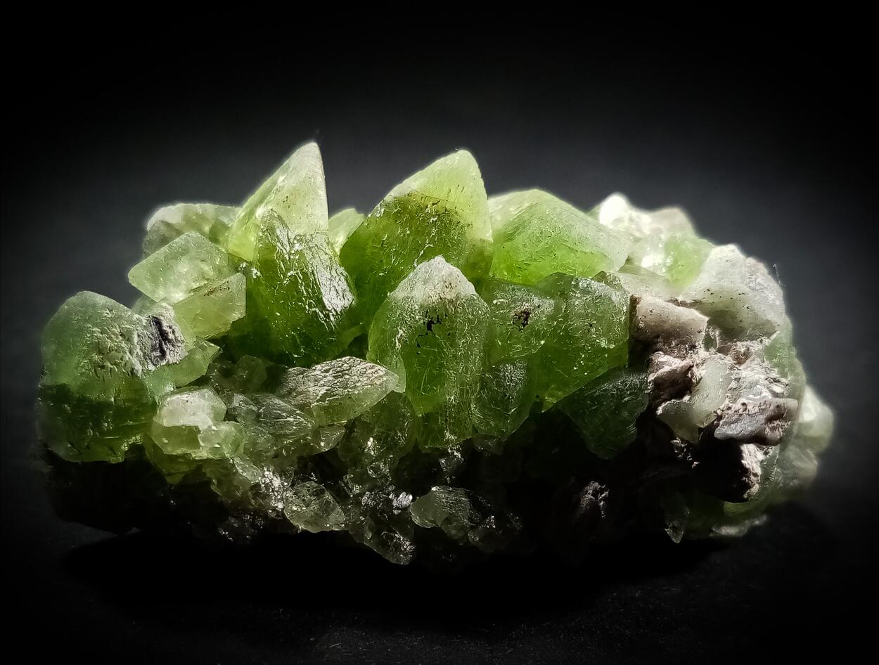 Forsterite Var Peridot