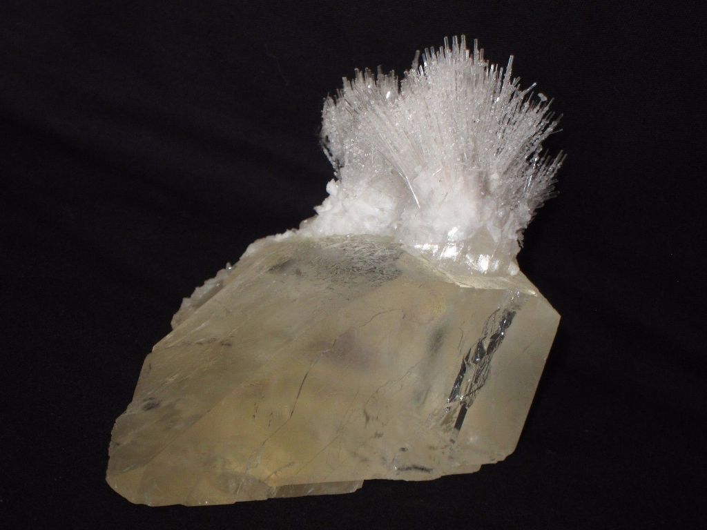 Mesolite On Calcite