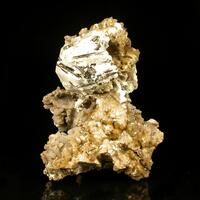 Siderite Analcime & Calcioburbankite