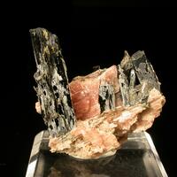 Rhabdophane-(La) & Rhodochrosite