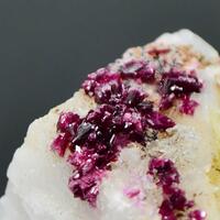 Erythrite