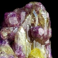 Manganoan Vesuvianite