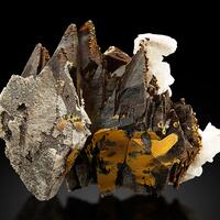 Calcite With Mimetite