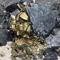 Sphalerite Chalcopyrite & Quartz