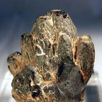 Fergusonite