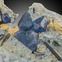 Benitoite & Neptunite