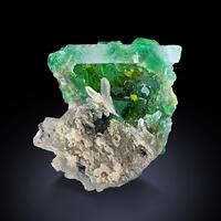 Fluorite Var Spinel Law & Rock Crystal