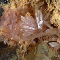 Miguelromeroite