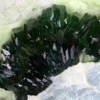 Gillardite