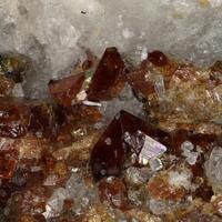 Fluorcalcioroméite