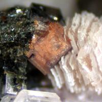 Hellandite-(Y) Aeschynite-(Y) & Quartz