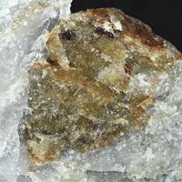 Fluorcarmoite-(BaNa)