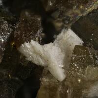 Lanthanite-(Ce)