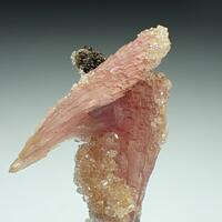 Hubeite Inesite Fluorapophyllite & Quartz