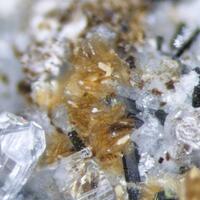 Polylithionite & Labuntsovite