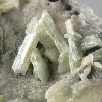 Paravauxite