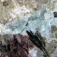 Hydroxycancrinite & Murmanite