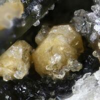 Calciohilairite & Kuzmenkoite-Mn