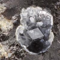 Paulingite-Ca